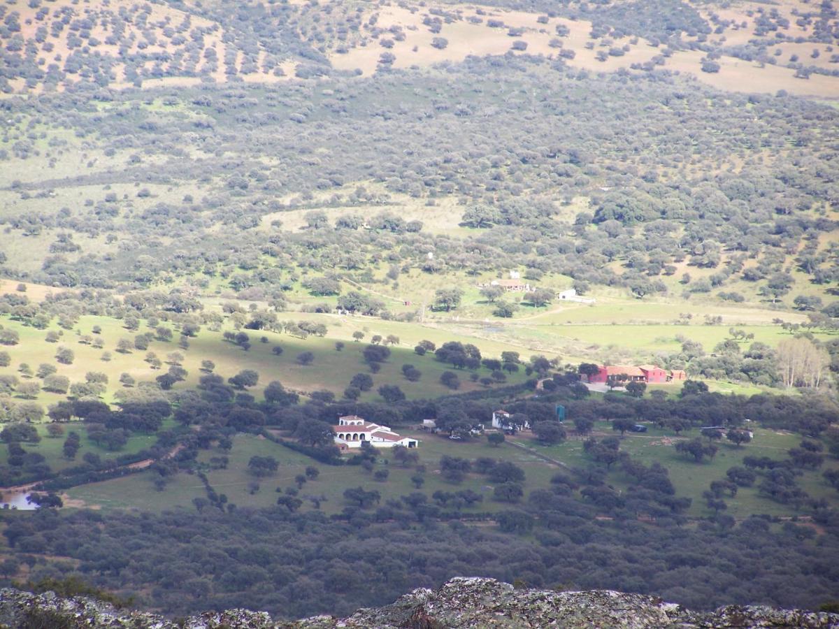 Casa Rural De La Finca Sierra Grande Hornachos Luaran gambar